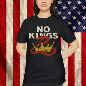 No Kings Snake Crown Graphic Bold Symbolic Design T-Shirt