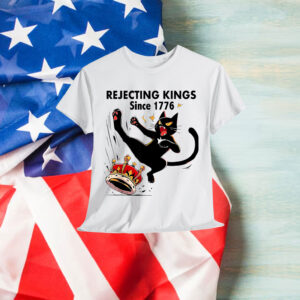 Rejecting Kings since 1776 Funny Raccoon Kick Crown T-Shirt
